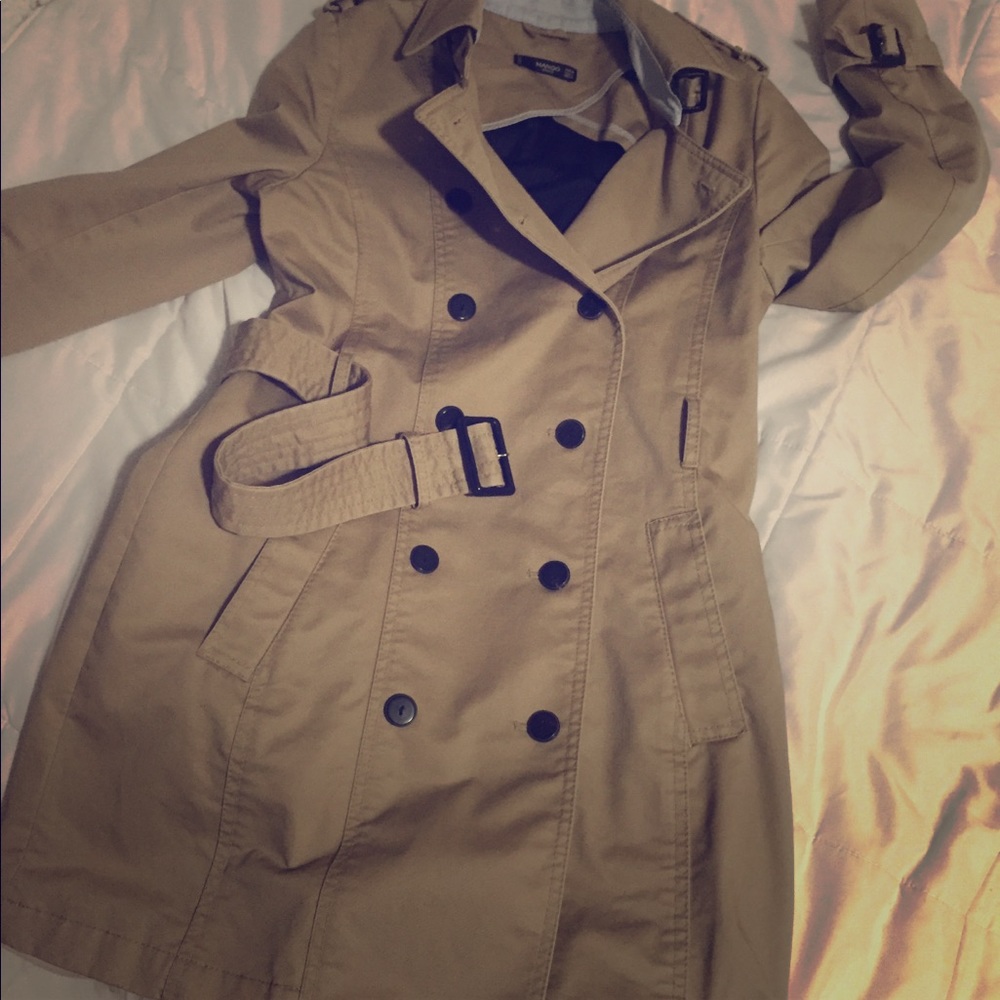 Women’s trench coat